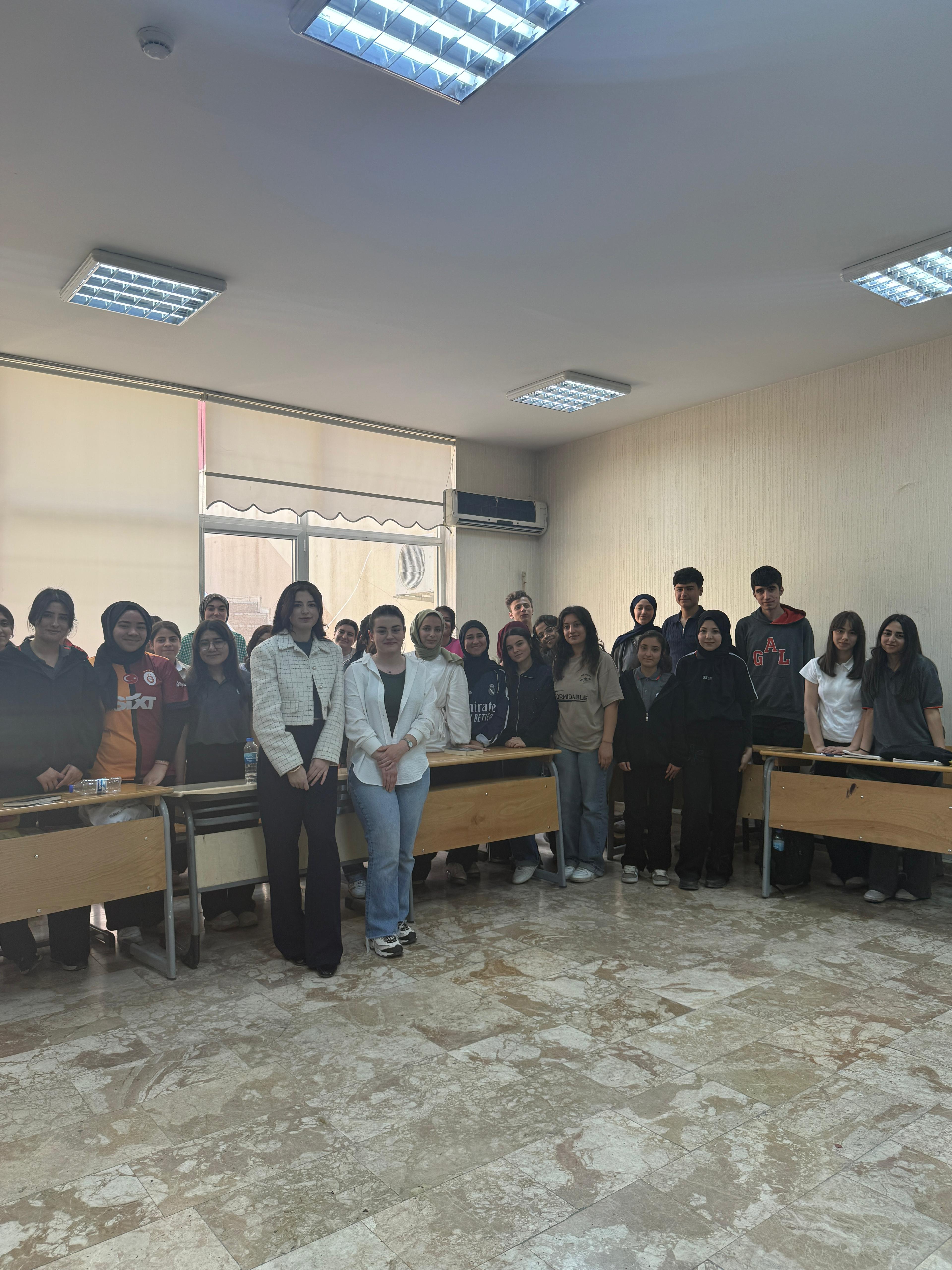Öğrencilerimizden Lise Öğrencileriyle Söyleşi